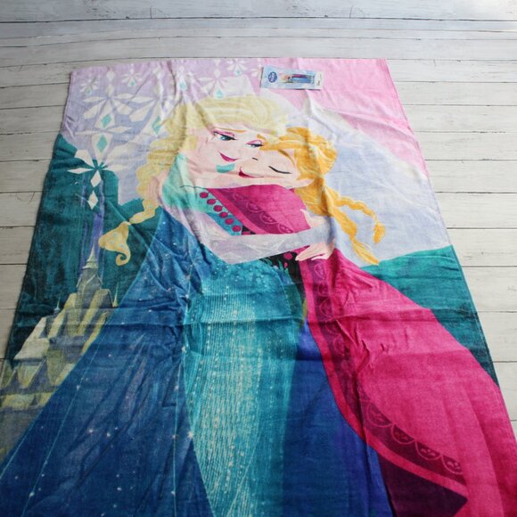 Disney Frozen Beach Towel Elsa Anna 100% Cotton - Picture 1 of 4